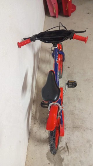 Bicicleta Infantil Spiderman Azul y Roja 18"