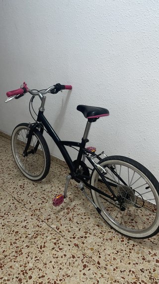 Bicicleta Niña Negra con Detalles Rosas
