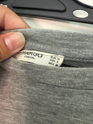 Camiseta gris Mango con palabra DREAM