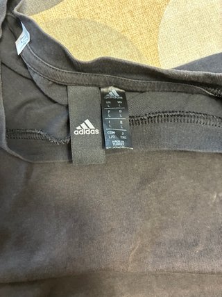 Camiseta Adidas Negra con Rayas