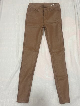 Pantalones marrones con brillo