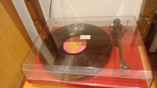 Tocadiscos Pro-Ject Rojo Vinilo Negro