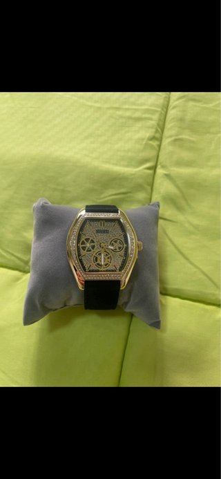 Reloj Guess Dorado con Correa Negra