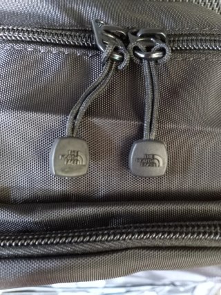 Mochila The North Face Negra Reflectante