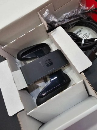 Nintendo Switch V2 con Caja