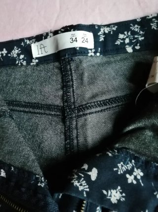 Pantalón niña Lefties estampado floral