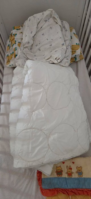 Regalo 1 cuna de bebé blanca, colchón, cojín
