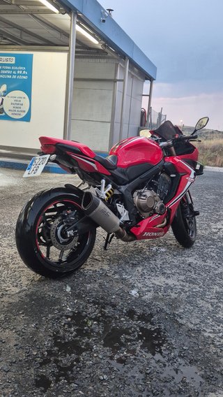 Honda CBR 650 R 2020 Roja y Blanca