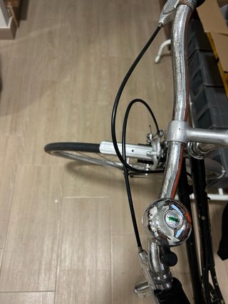 Bicicleta de paseo vintage negra