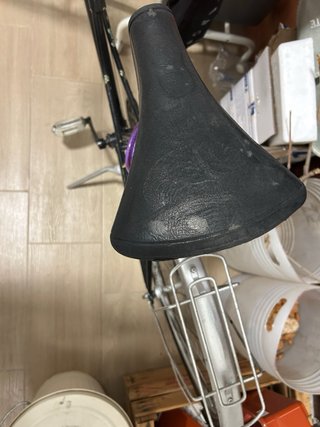 Bicicleta de paseo vintage negra