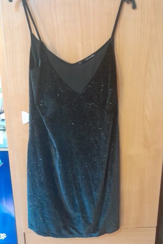 Vestido de fiesta con tirantes negro brillante