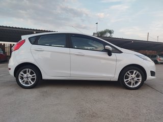 Ford Fiesta por 6500 euros. Precio negociable.