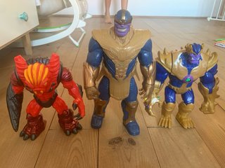 Figuras Marvel y otros