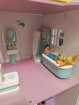 Casa de Muñecas de Madera Miyo