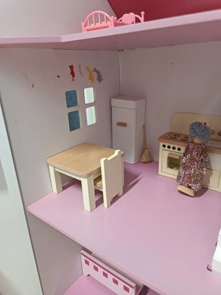 Casa de Muñecas de Madera Miyo