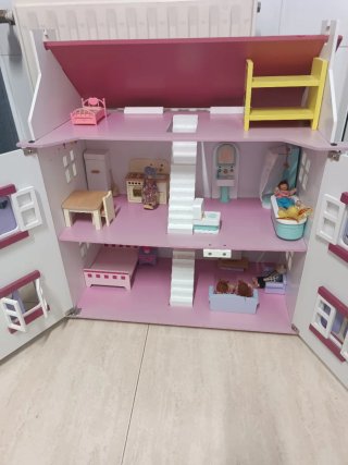 Casa de Muñecas de Madera Miyo