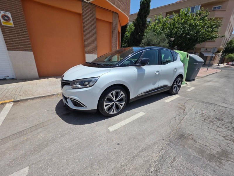 Renault Scenic 2018 - foto 1
