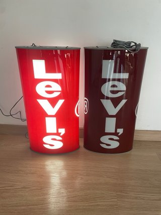 Rótulo luminoso Levi's Pro