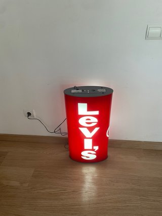 Rótulo luminoso Levi's Pro