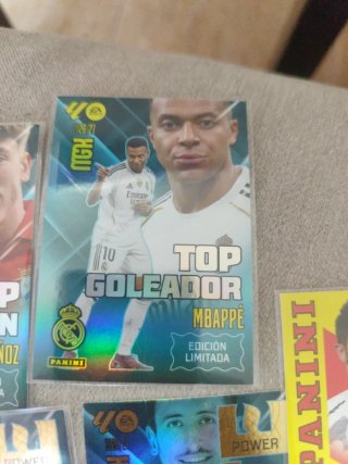 Cromos Megacracks: Courtois, Mbappé, Villa