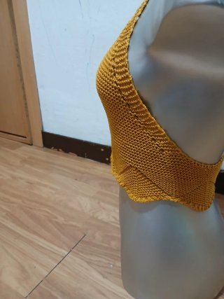 Top halter crochet mostaza Talla S
