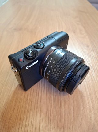 Canon EOS M100
