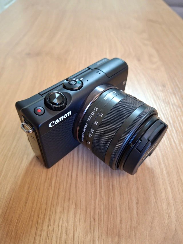 Canon EOS M100