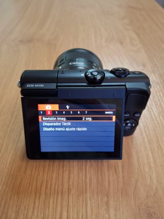 Canon EOS M100