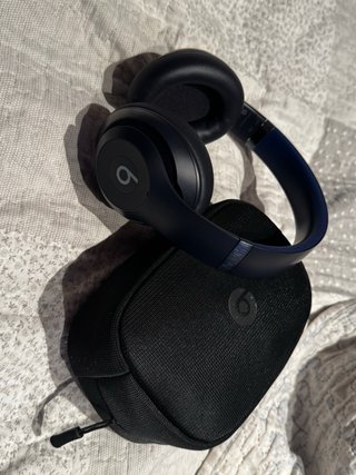 Auriculares Beats Studio Pro con Cancelación de Ru