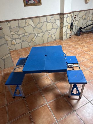 Mesa de camping plegable con 4 sillas