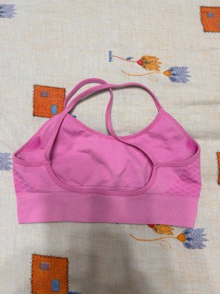 Tops deportivos. 4€ cada uno