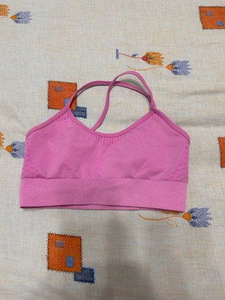 Tops deportivos. 4€ cada uno