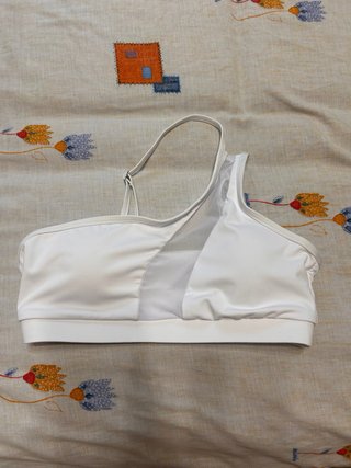 Tops deportivos. 4€ cada uno