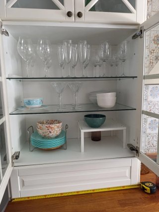 Vitrina de cristal y madera