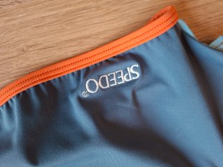 Bañador Speedo con abdomen abierto