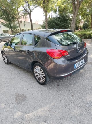 Opel Astra 2014