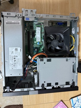 PC Dell - Intel i3 8 Gen 8GB RAM + Teclado y ratón