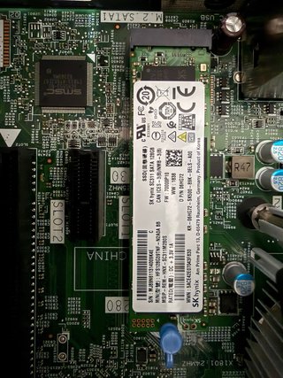 PC Dell - Intel i3 8 Gen 8GB RAM + Teclado y ratón