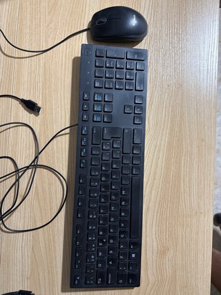 PC Dell - Intel i3 8 Gen 8GB RAM + Teclado y ratón