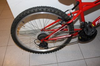 Bicicleta niño 24 pulgadas.