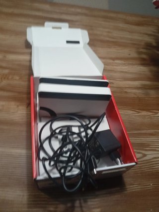 Nintendo Switch OLED Blanca y Negra.