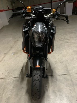 KTM Superduke 1290R Negra