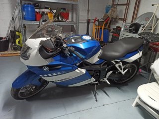BMW K1200S Azul y Blanca
