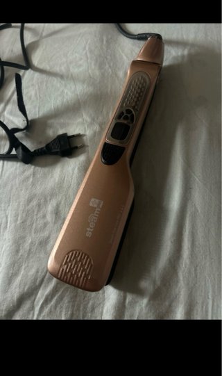 Plancha de pelo Steam dorada