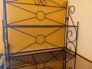 Estantería de hierro forjado negra