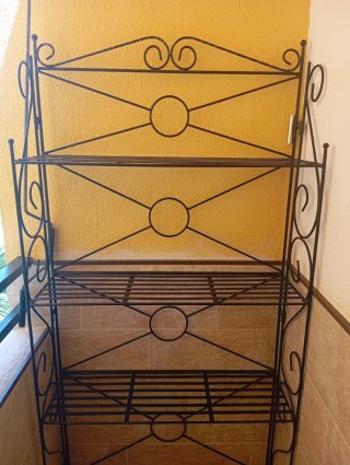 Estantería de hierro forjado negra