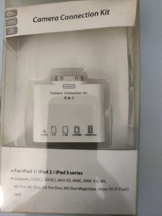 iPhone 4s + cargador+ Kit Conexión Cámara 5 en 1