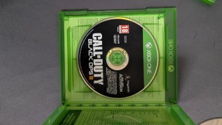 Xbox One S 1 TB + Mando Elite v1 + 4 Juegos