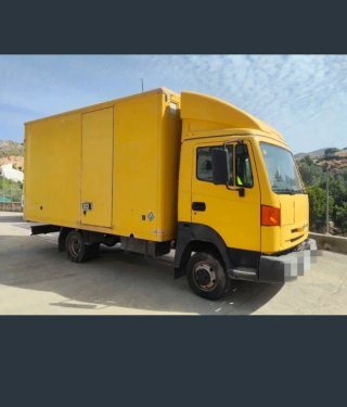 Nissan Atleon 2000