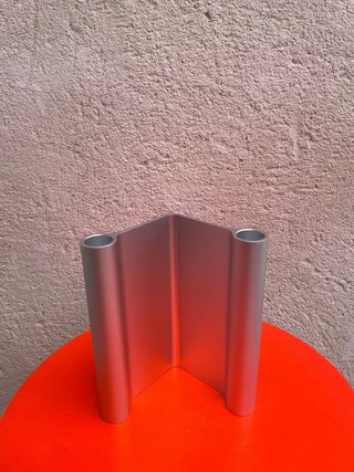 Candelabro Muuto Aluminio 18cm. Nuevo, en su caja